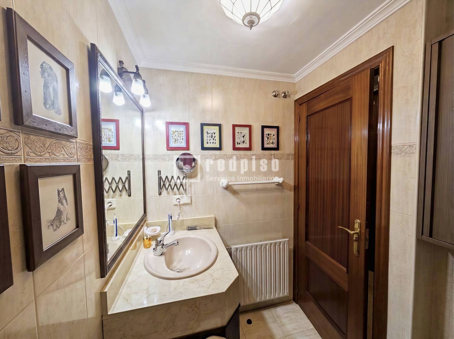 Piso en venta en calle Del Alerce, Madrid, Madrid 10/19