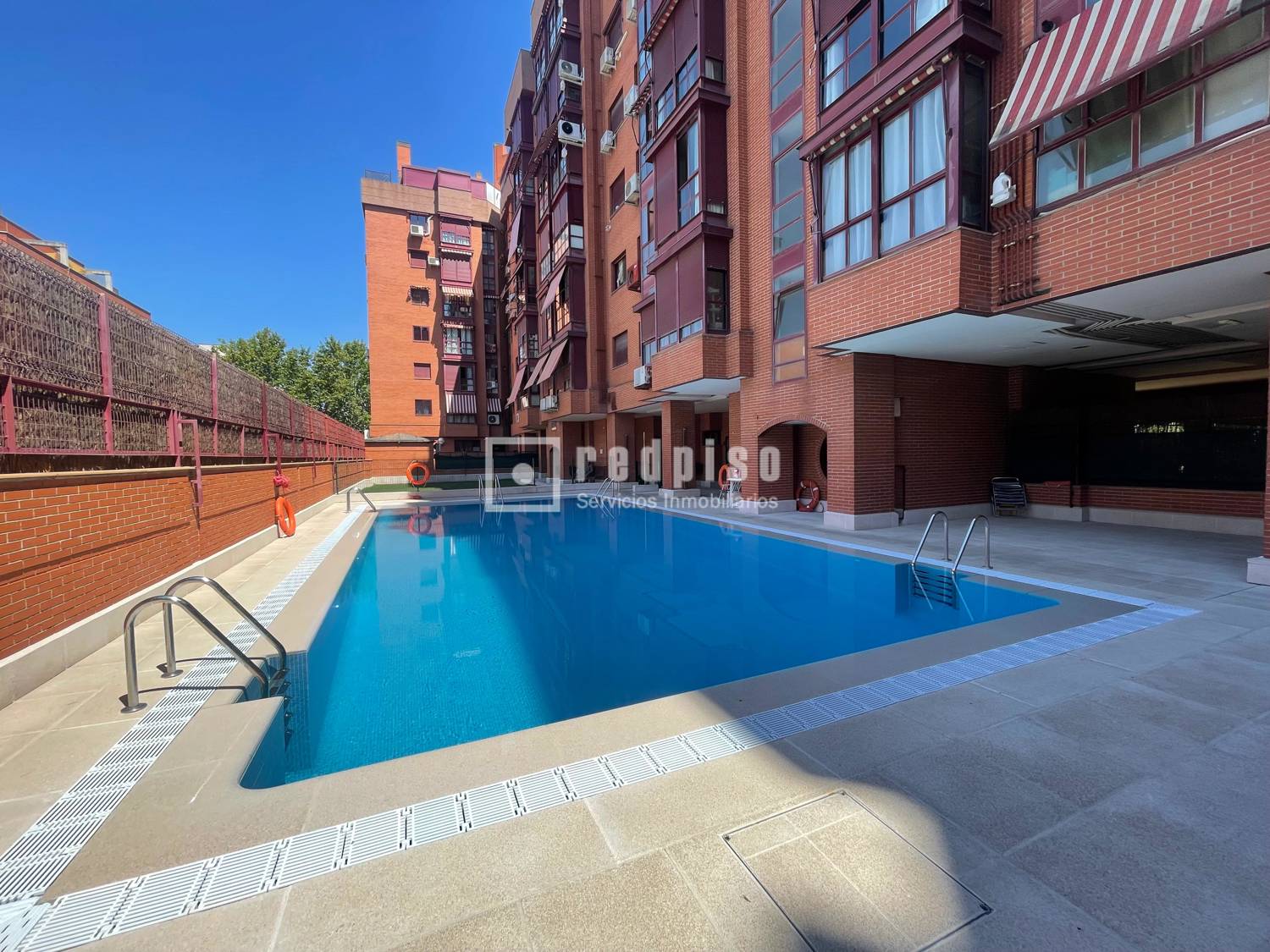 Piso en venta en  calle del Alerce, Madrid  1/1