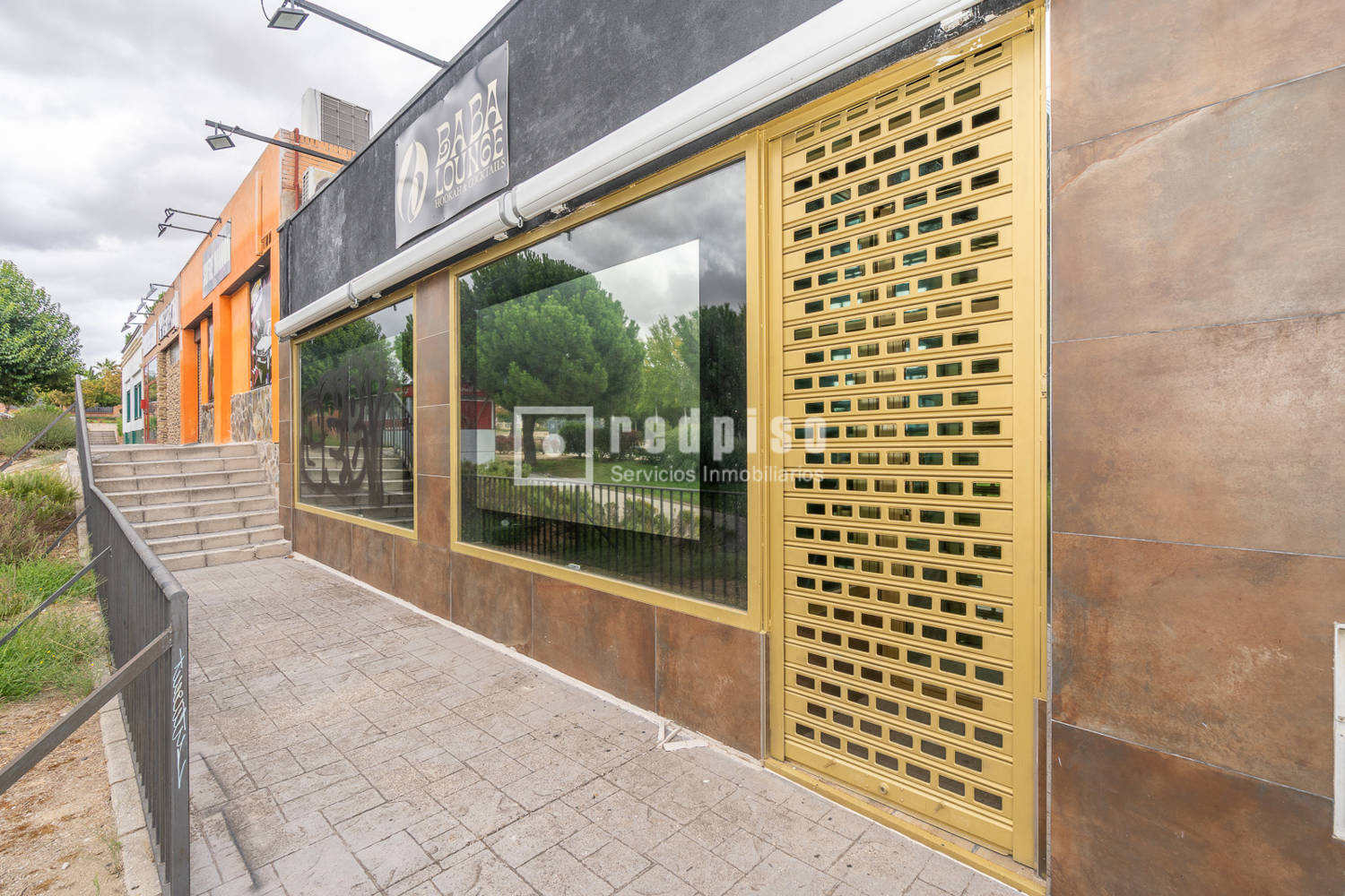 Local en venta en  calle de Extremadura, Arroyomolinos, Madrid  2/10