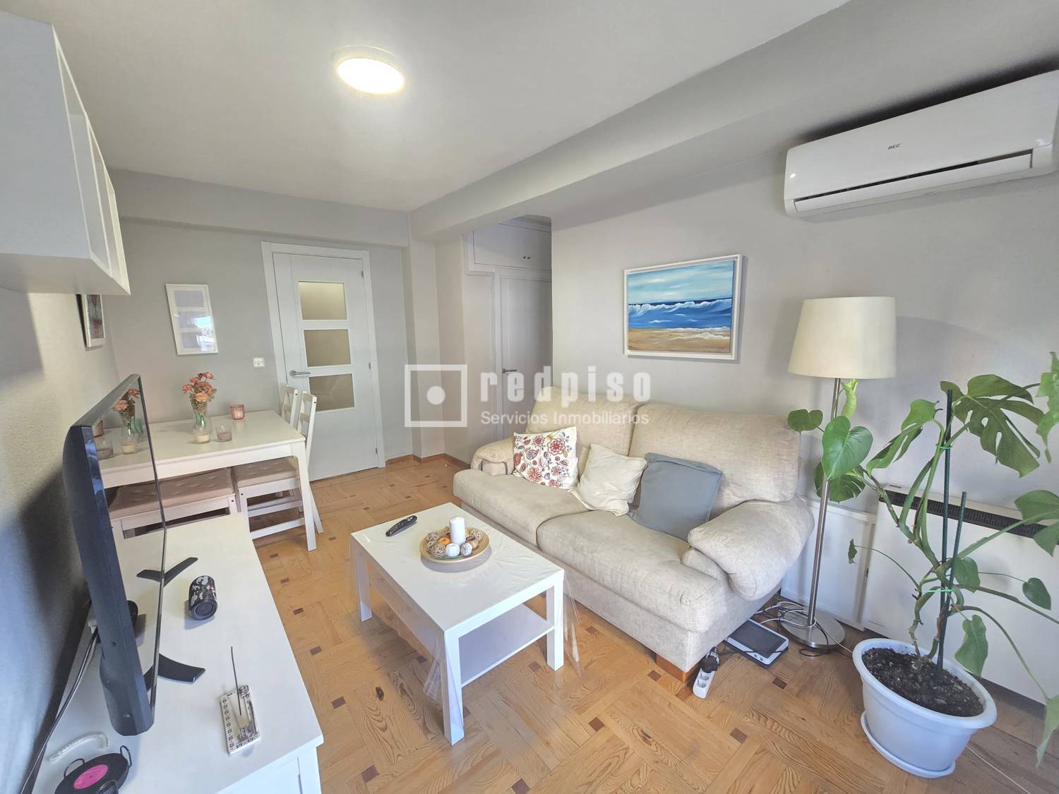 Piso en venta en  calle de Miguel de la Roca, Puente de Vallecas, Madrid  1/1