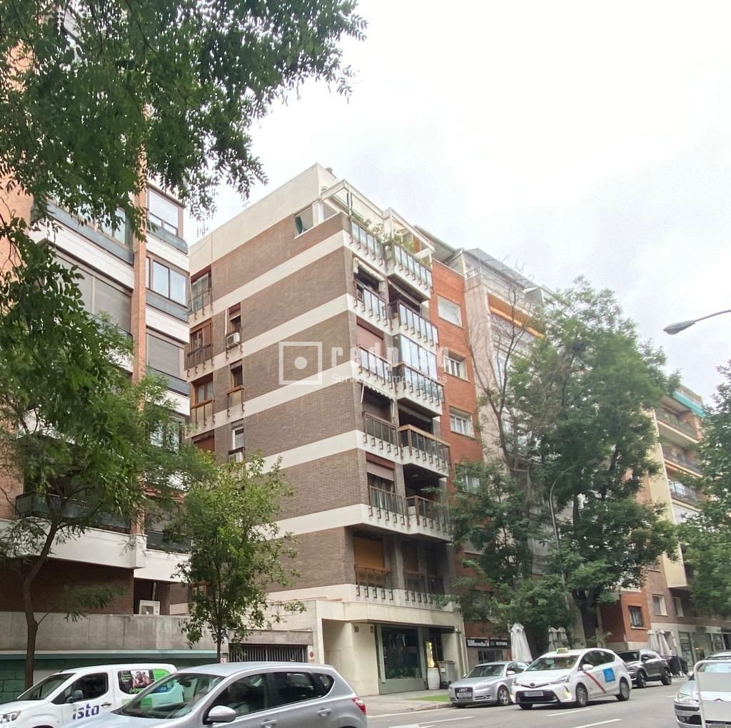 Piso en venta en  calle de Quintana, Madrid  1/1