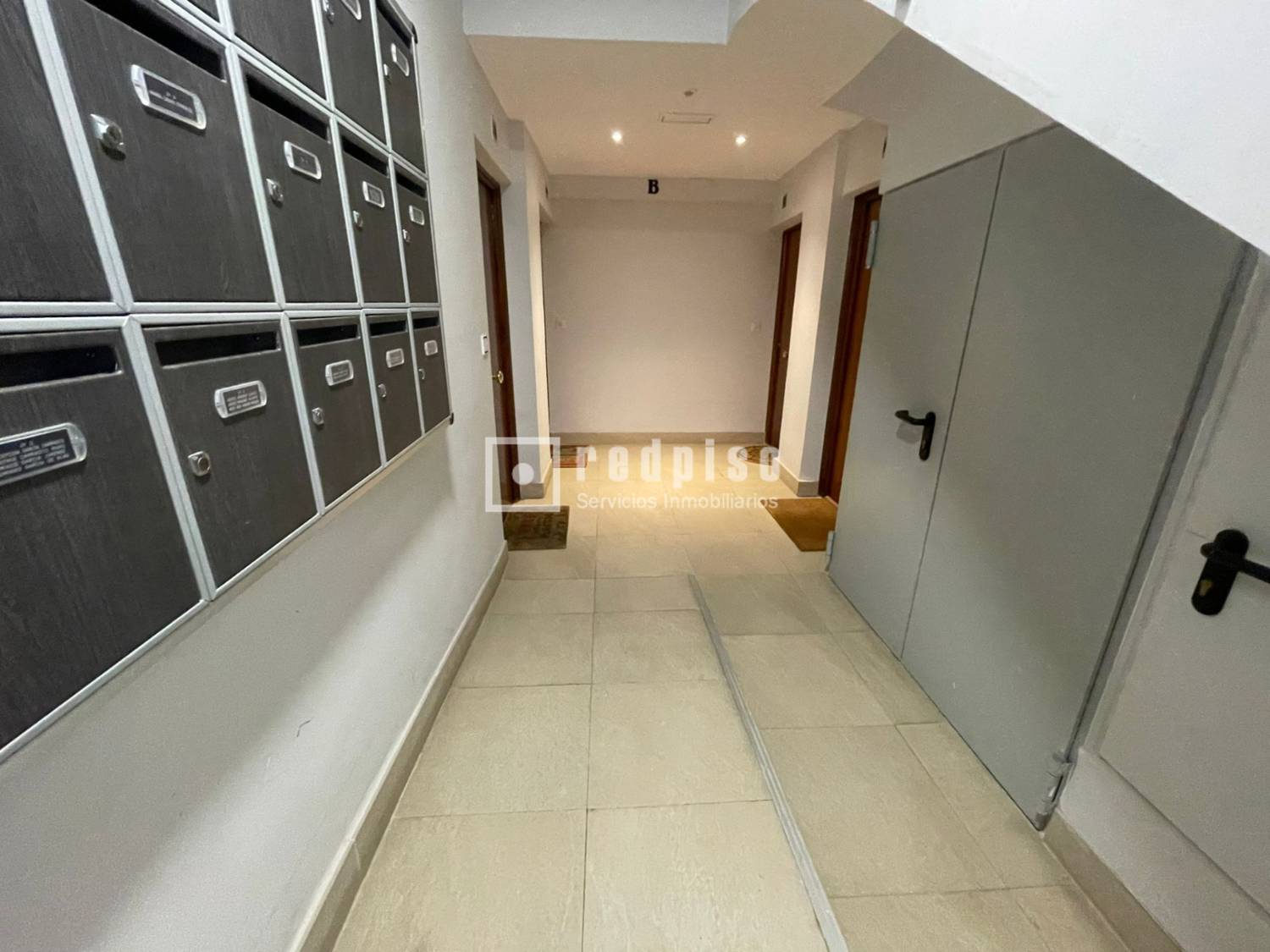 Piso en venta en calle De Camarena, Latina, Madrid 21/23