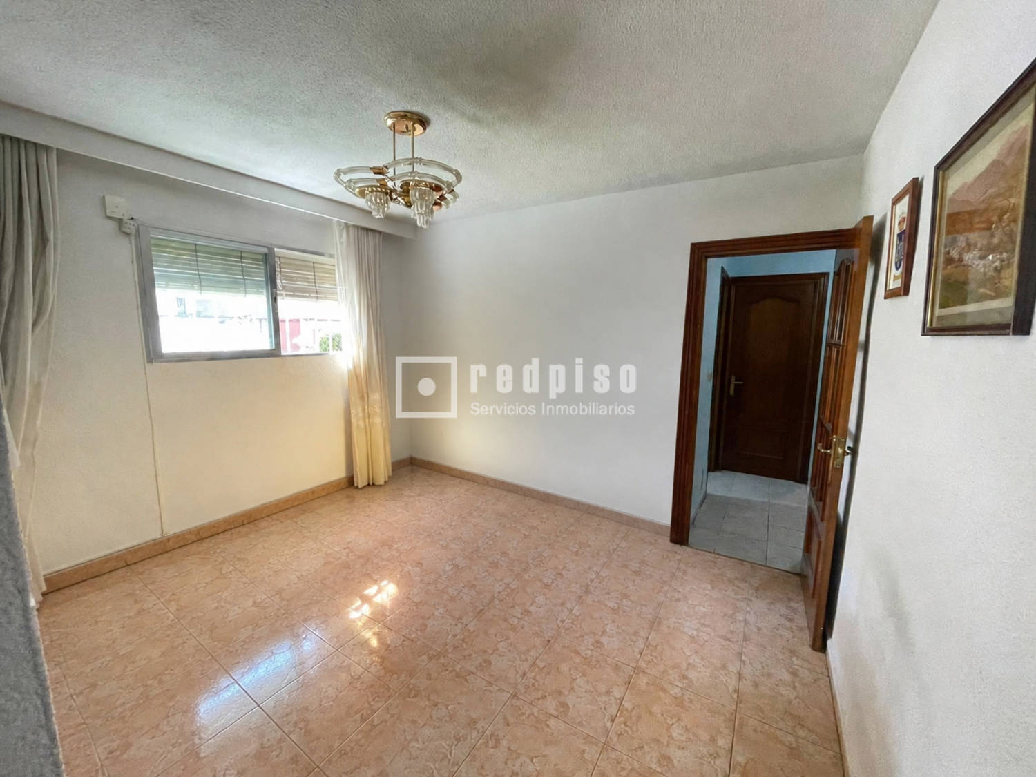 Piso en venta en calle De Camarena, Latina, Madrid 3/23