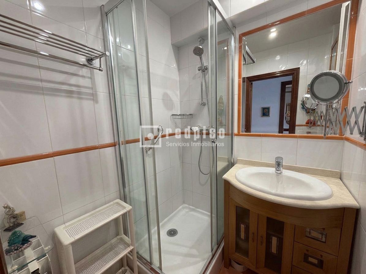 Piso en venta en calle De Las Islas Cíes, Fuencarral-el Pardo, Madrid 13/15
