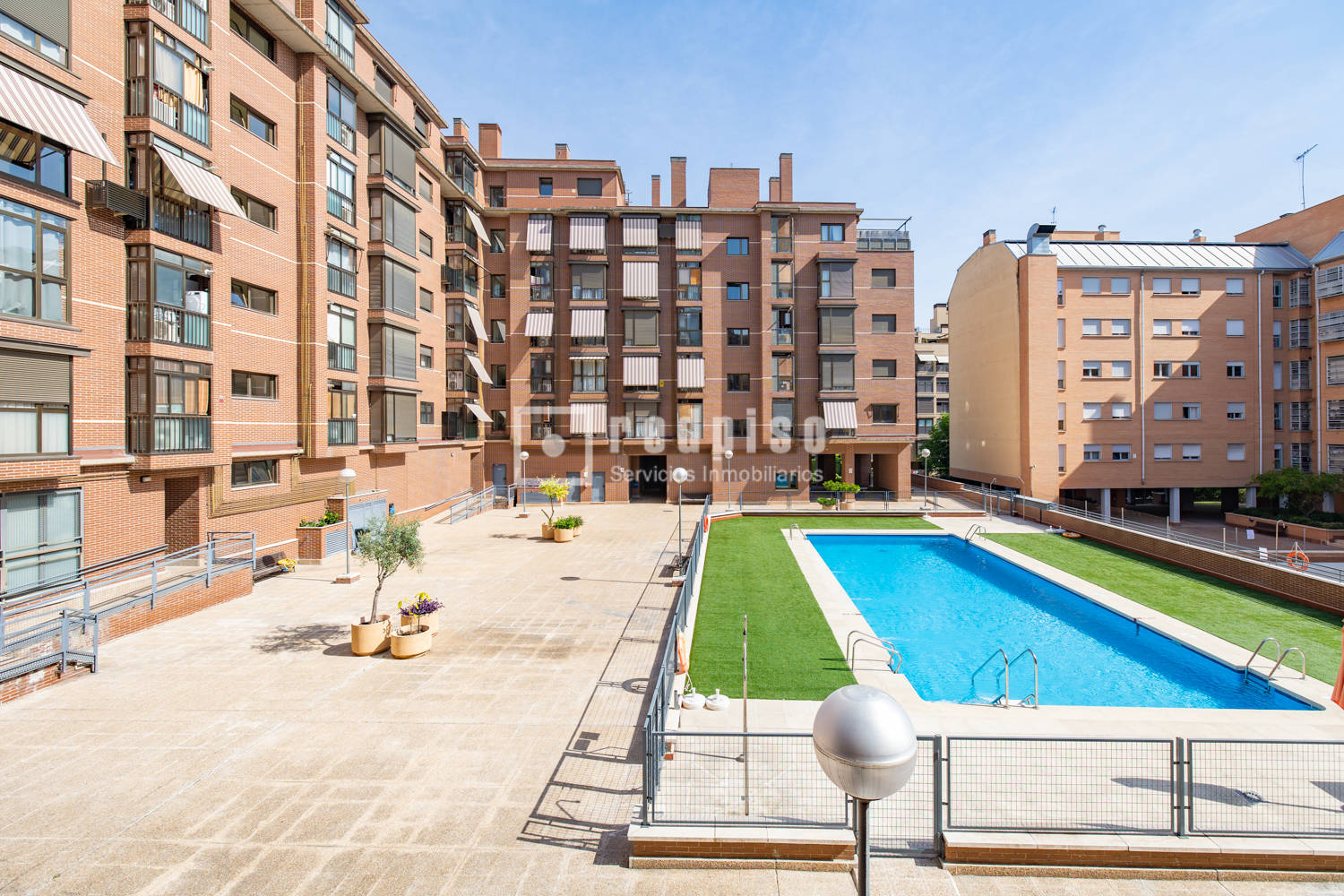Piso en venta en  calle del Príncipe Carlos, Madrid  1/1