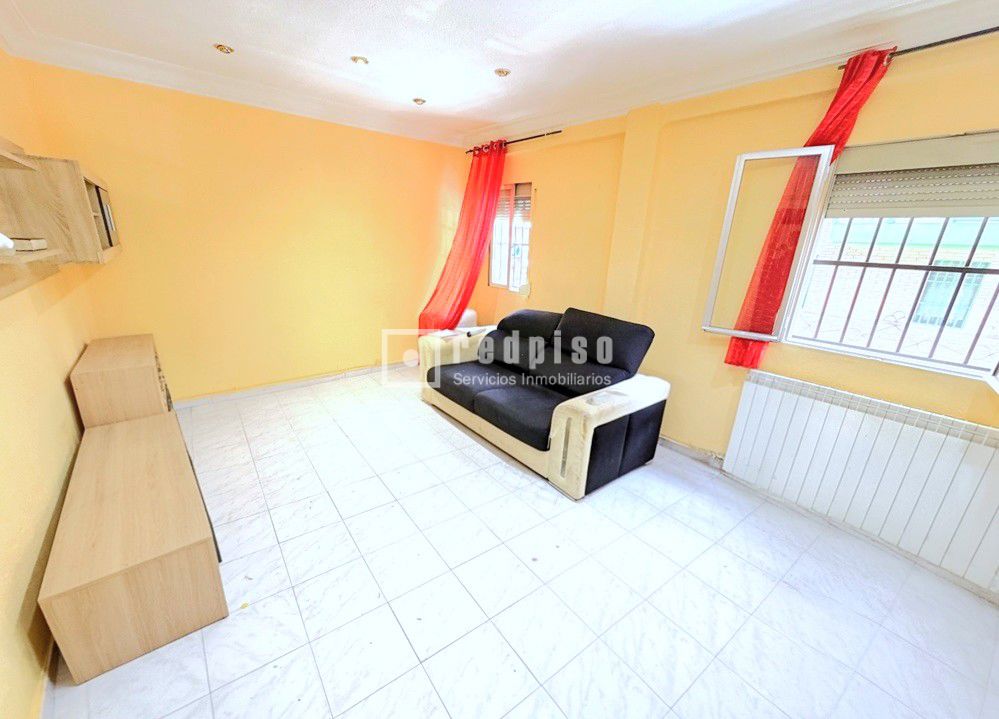 Piso en venta en  calle de José Serrano, Madrid  1/1