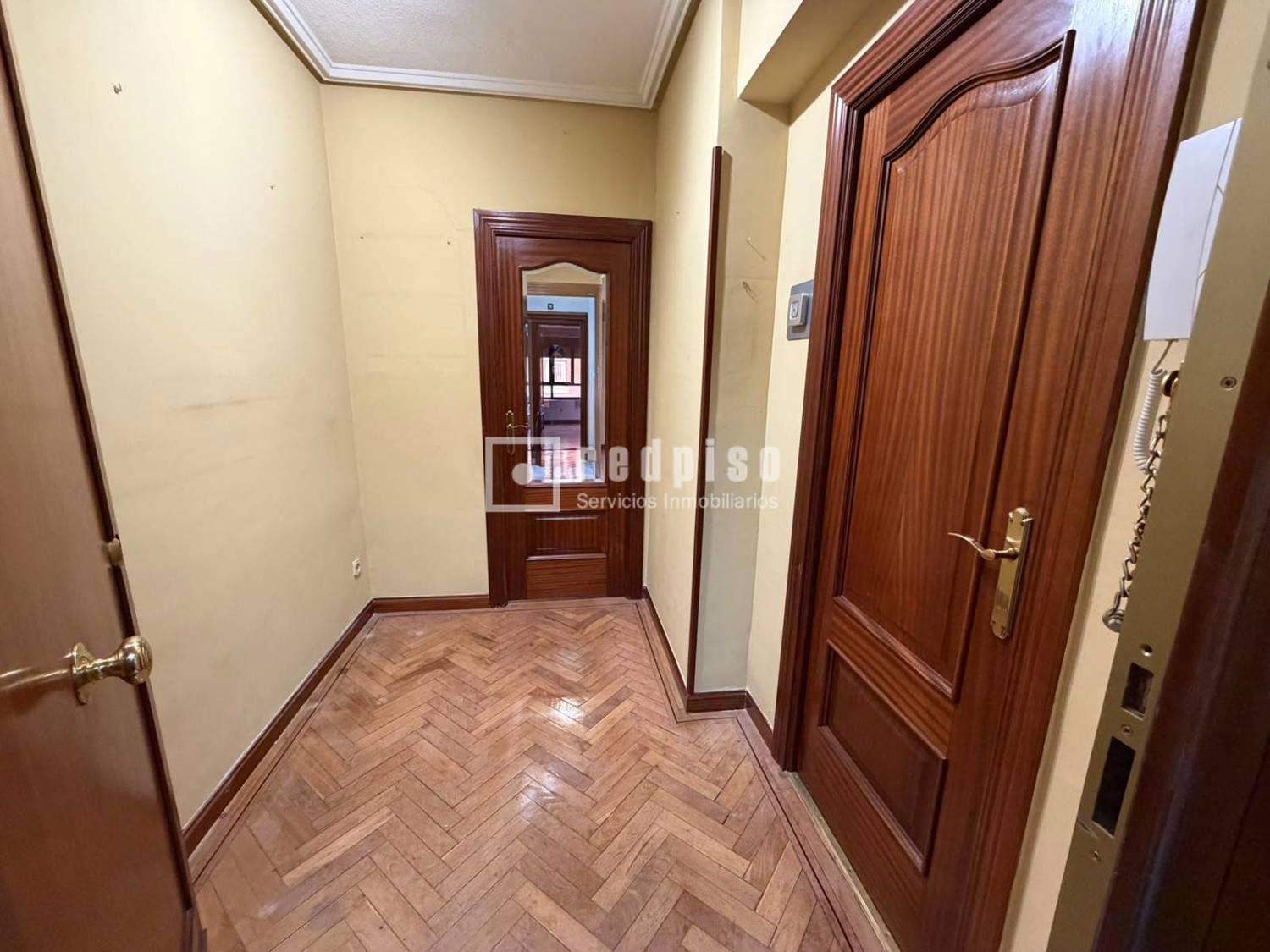 Piso en venta en calle De Cartagena, Madrid, Madrid 5/19