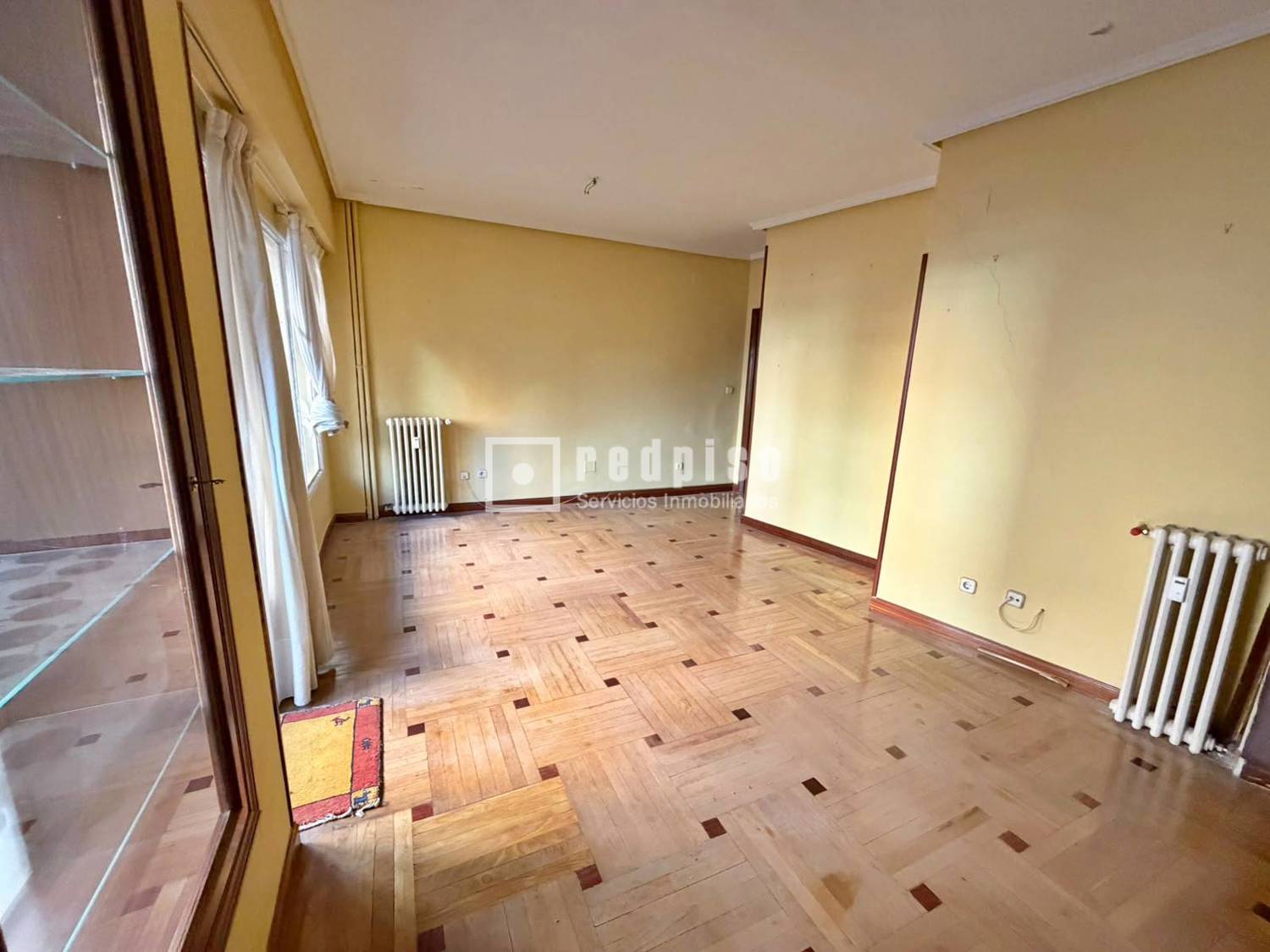 Piso en venta en  calle de Cartagena, Madrid  1/1