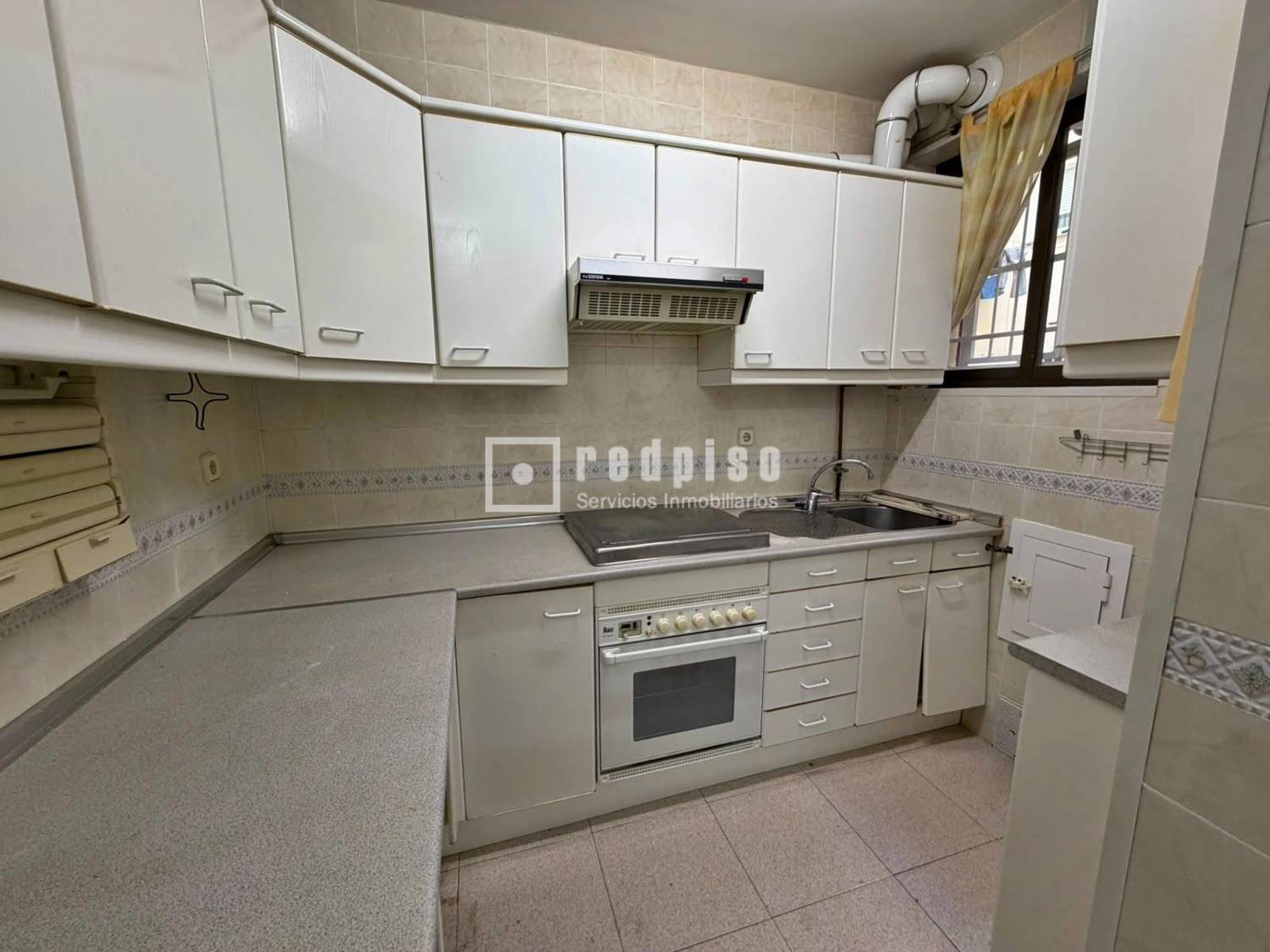 Piso en venta en calle De Cartagena, Madrid, Madrid 15/19