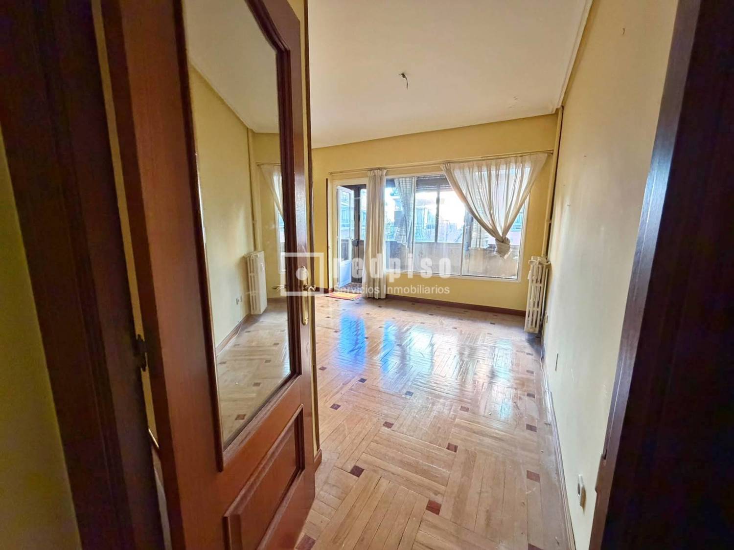 Piso en venta en calle De Cartagena, Madrid, Madrid 3/19