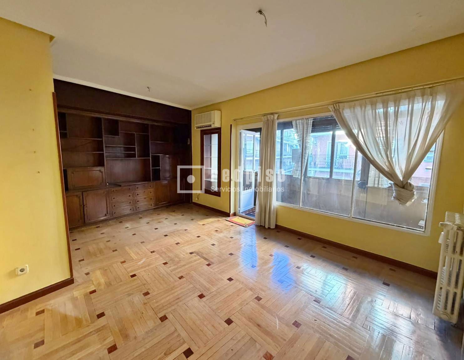 Piso en venta en calle De Cartagena, Madrid, Madrid 2/19