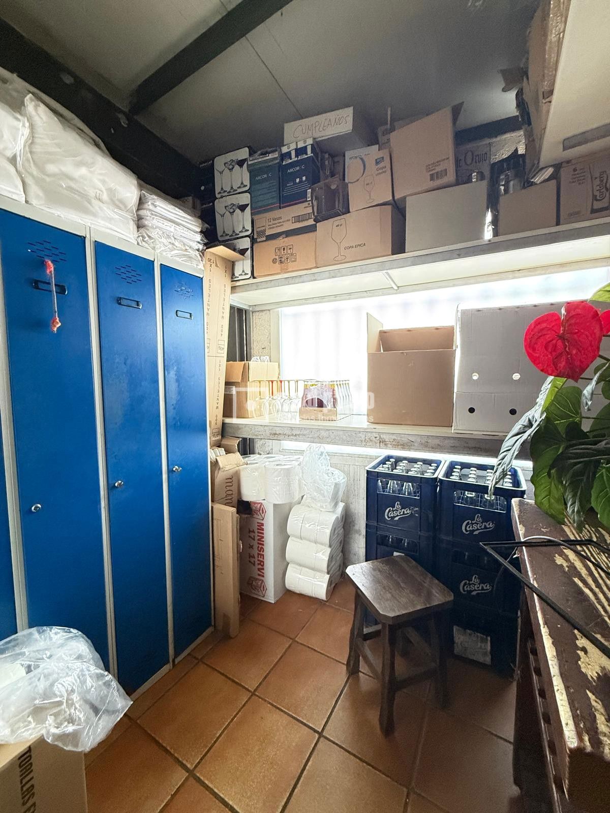 Local en venta en Fuenlabrada, Madrid 16/19