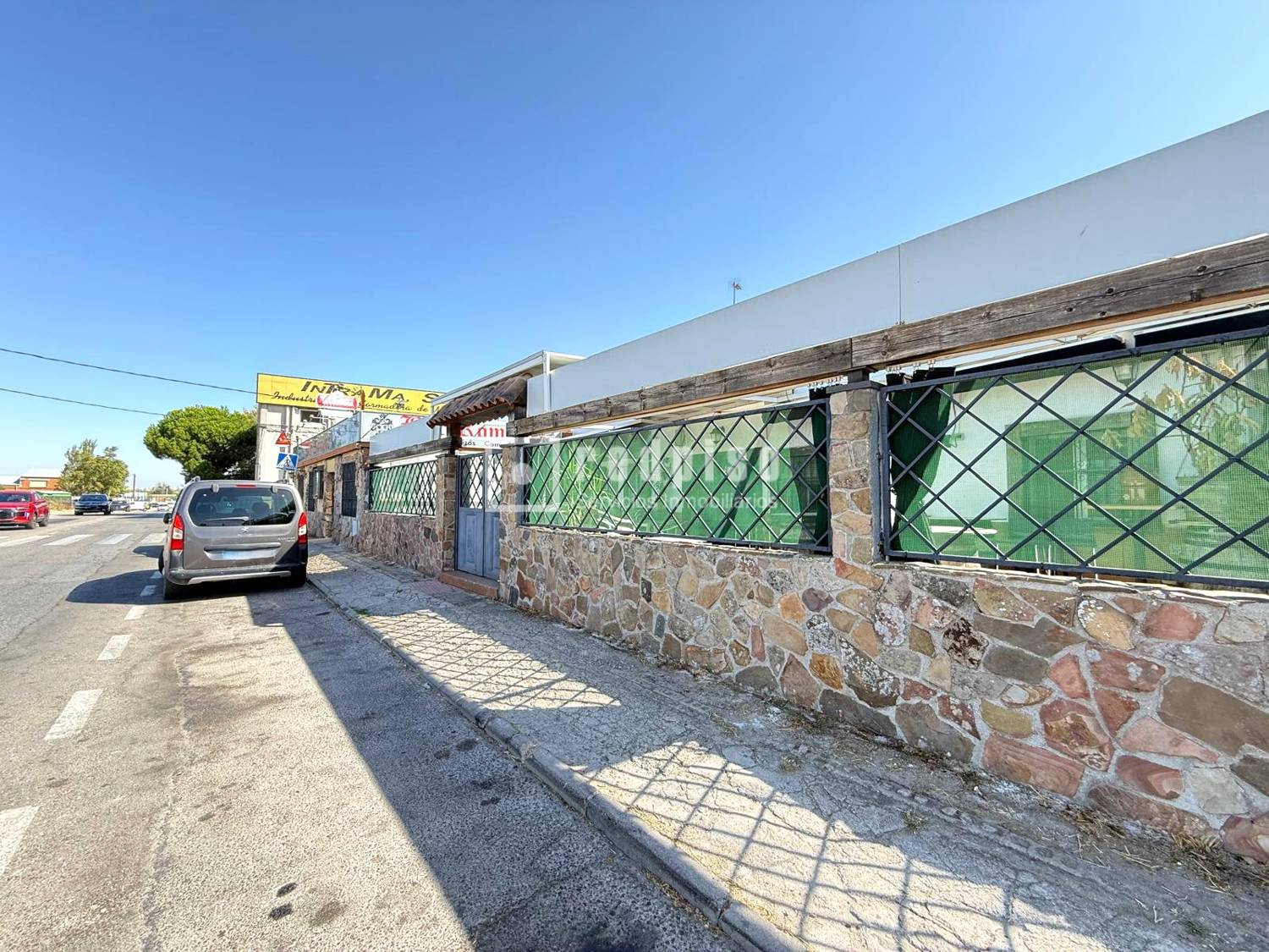 Local en venta en Fuenlabrada, Madrid 2/19