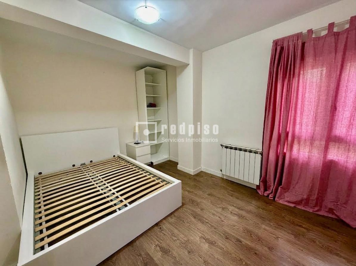 Piso en venta en calle De La Isla De Tavira, Fuencarral-el Pardo, Madrid 13/19