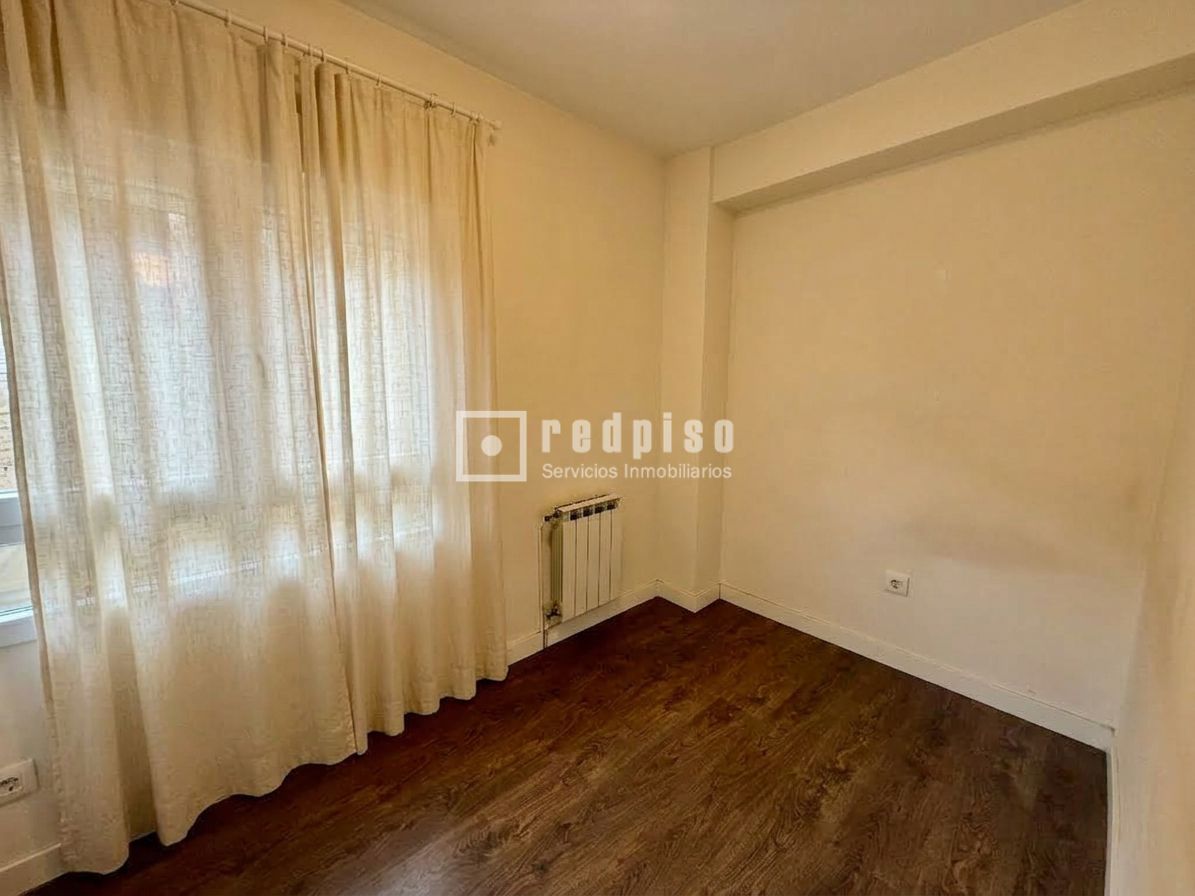 Piso en venta en calle De La Isla De Tavira, Fuencarral-el Pardo, Madrid 14/19