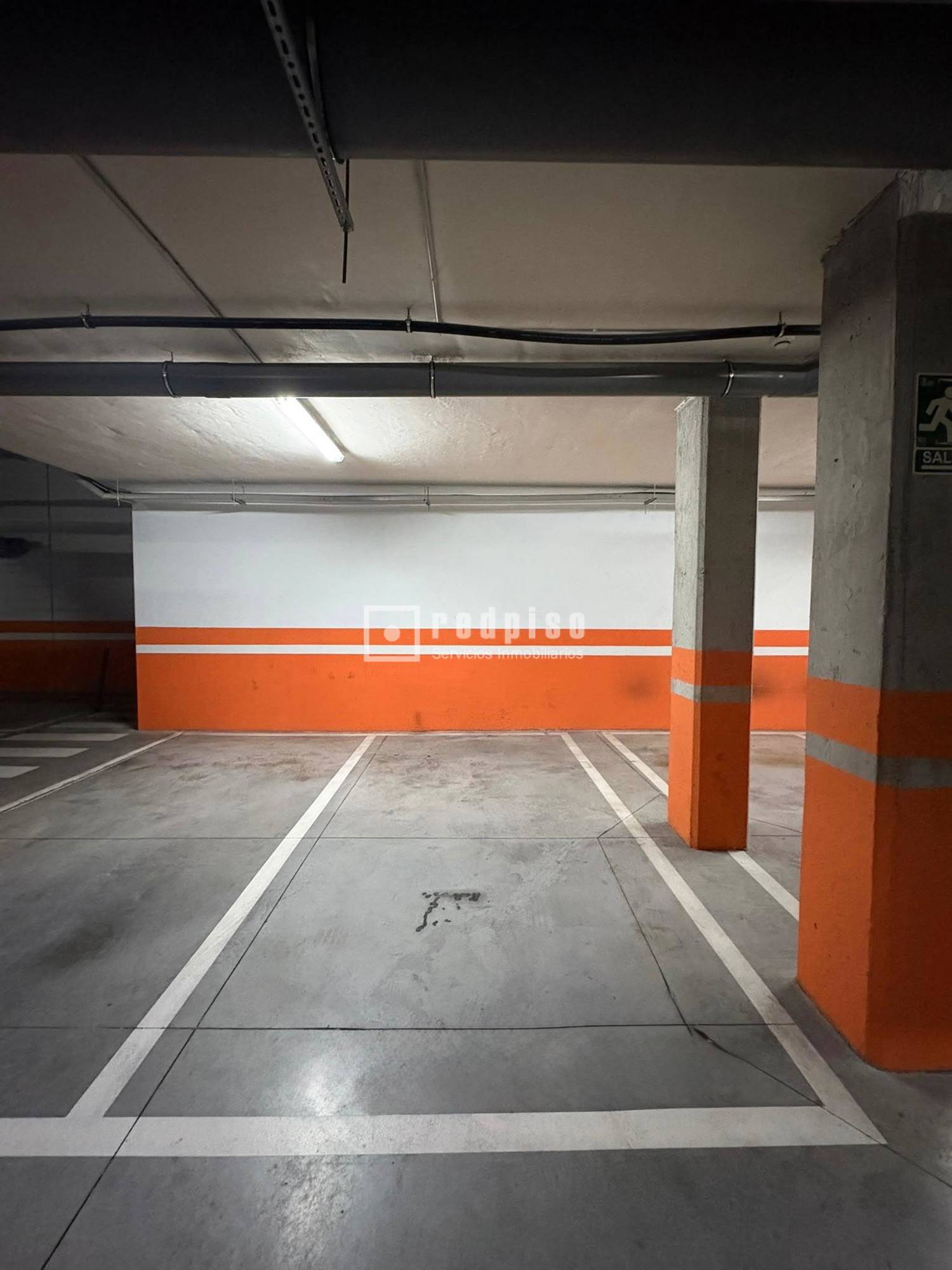 Garaje en alquiler en  calle de Mario Moreno "Cantinflas", Vicálvaro, Madrid  2/8