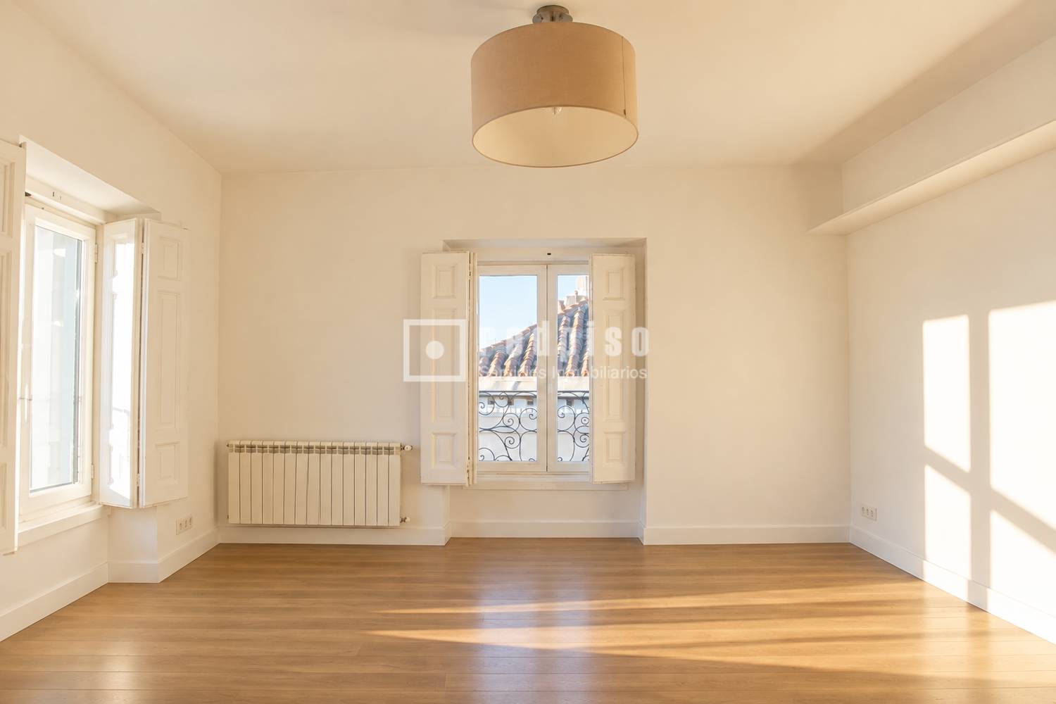 Piso en venta en  calle de la Encomienda, Madrid  1/1