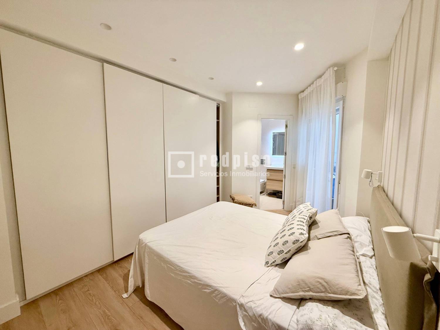Piso en venta en calle De Dulcinea, Tetuán, Madrid 26/34