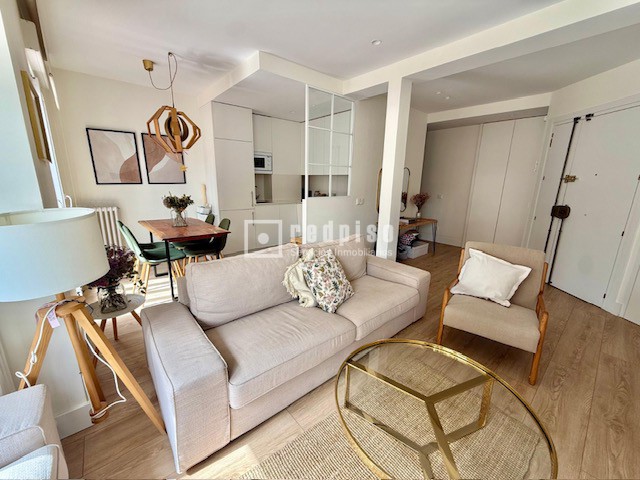Piso en venta en  calle de Dulcinea, Tetuán, Madrid  1/1