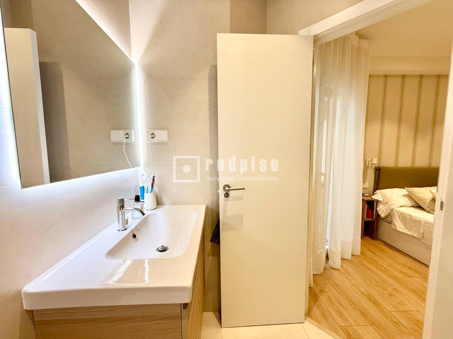 Piso en venta en calle De Dulcinea, Tetuán, Madrid 31/34