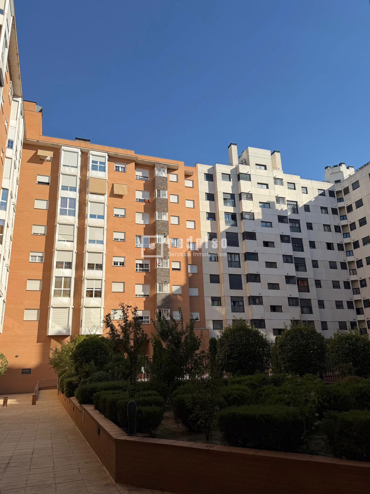 Piso en venta en avenida Del Cerro Milano, Vallecas, Madrid 5/27