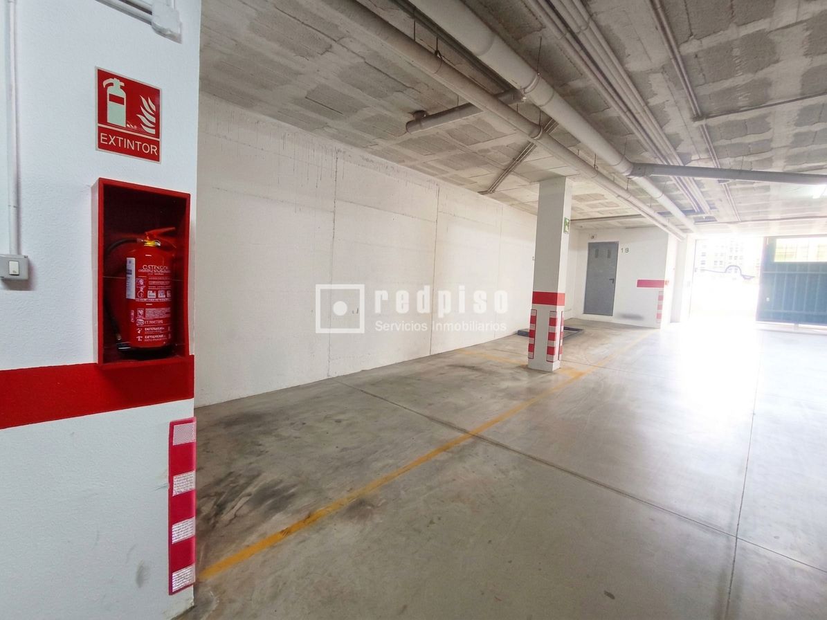 Piso en venta en calle Carvajal, Fuengirola, Málaga 18/18