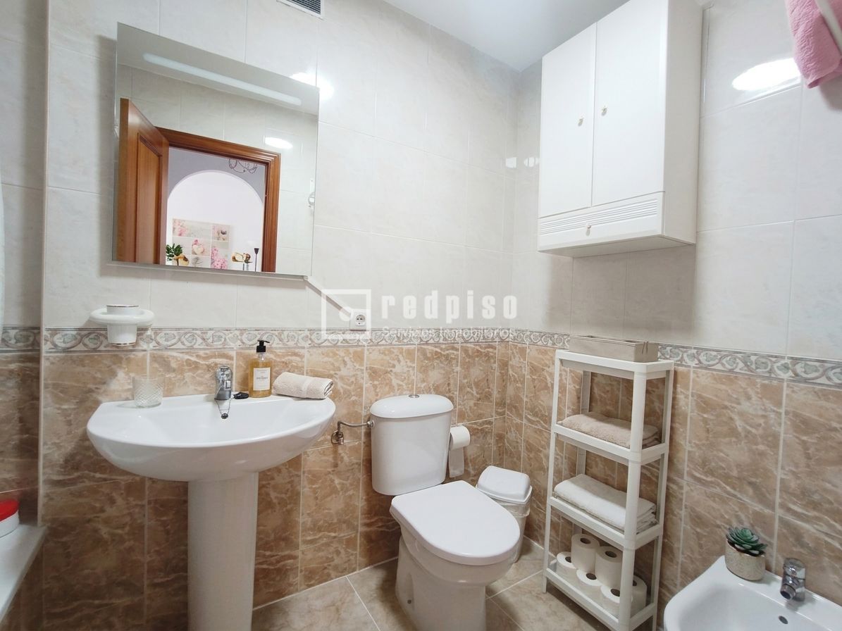 Piso en venta en calle Carvajal, Fuengirola, Málaga 10/18