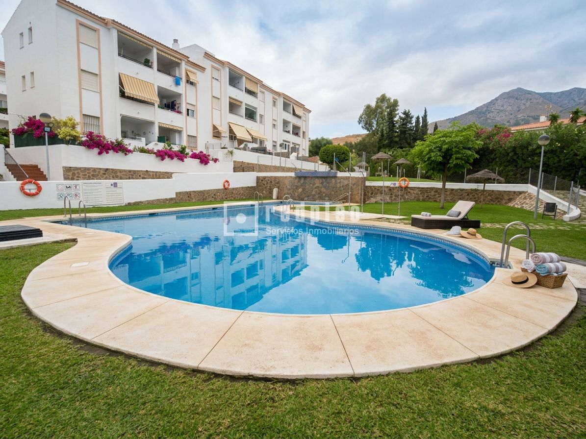 Piso en venta en calle Carvajal, Fuengirola, Málaga 13/18