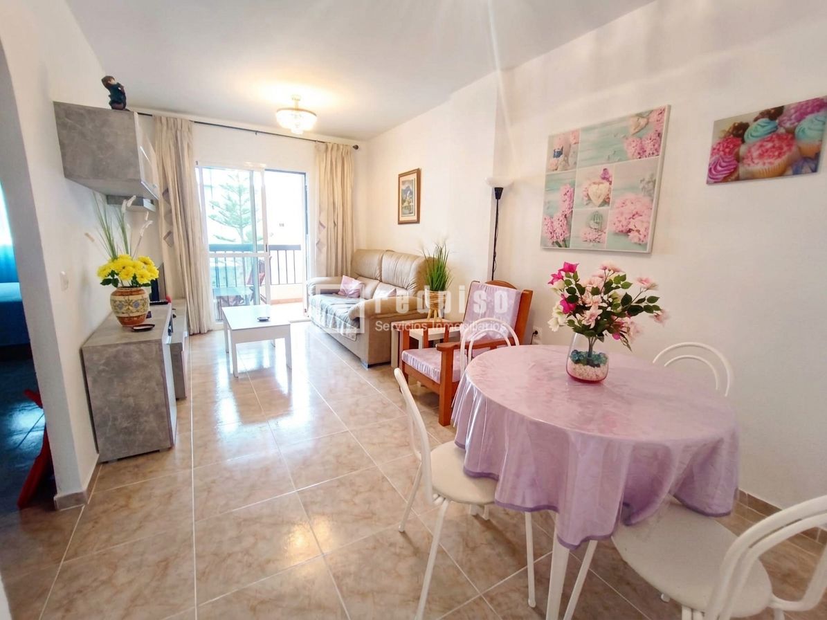 Piso en venta en calle Carvajal, Fuengirola, Málaga 3/18