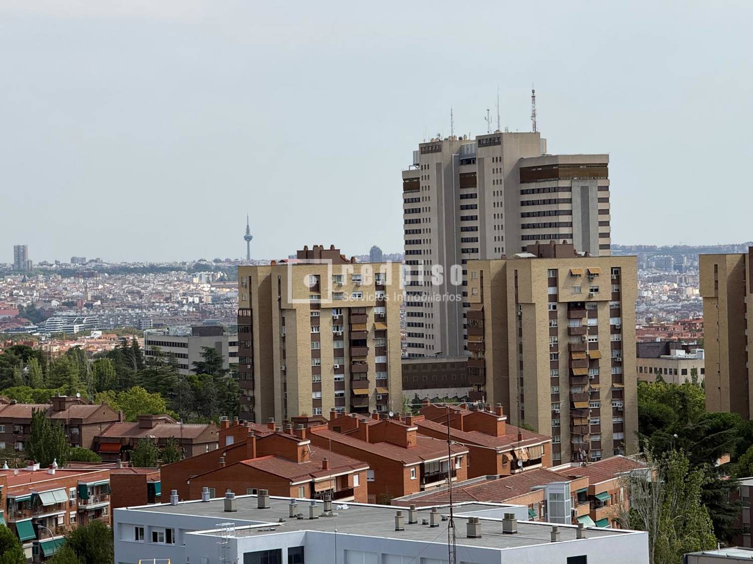 Piso en venta en calle De Camarena, Latina, Madrid 26/27