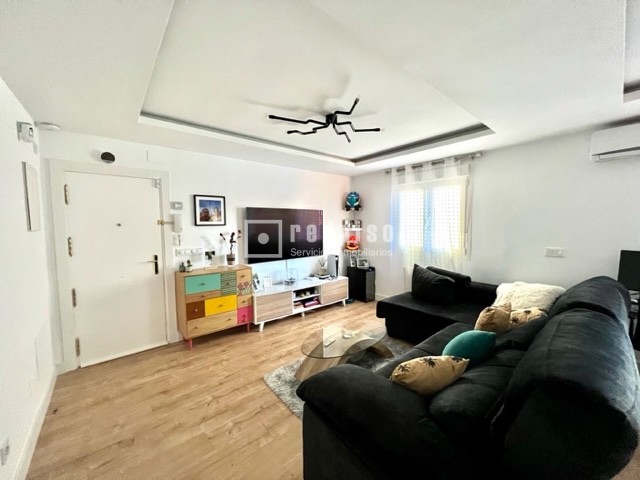 Piso en venta en calle De Teruel, Tetuán, Madrid 3/22