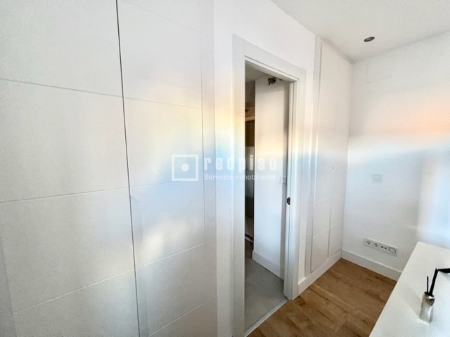 Piso en venta en calle De Teruel, Tetuán, Madrid 15/22