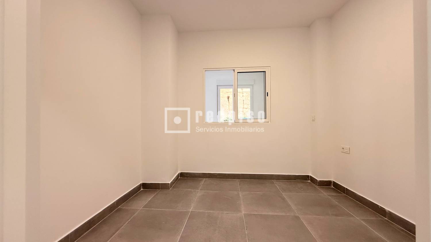 Piso en venta en avenida De Las Postas, Ciudad Jardín, Málaga 9/19