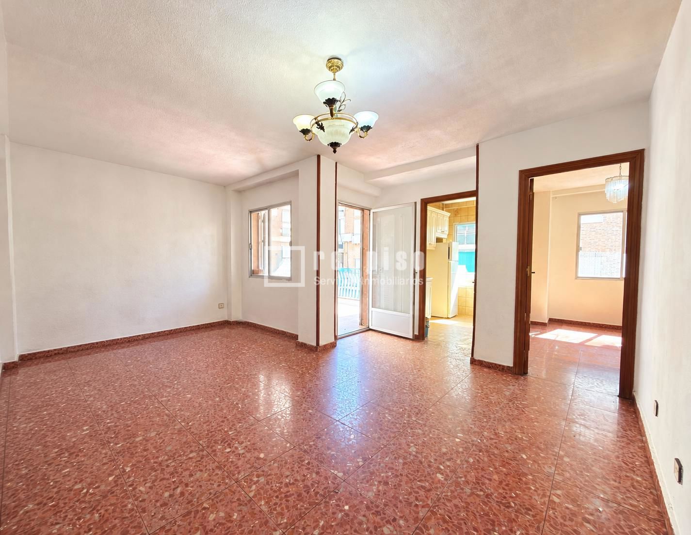 Piso en venta en  calle Vía Carpetana, Madrid  1/1