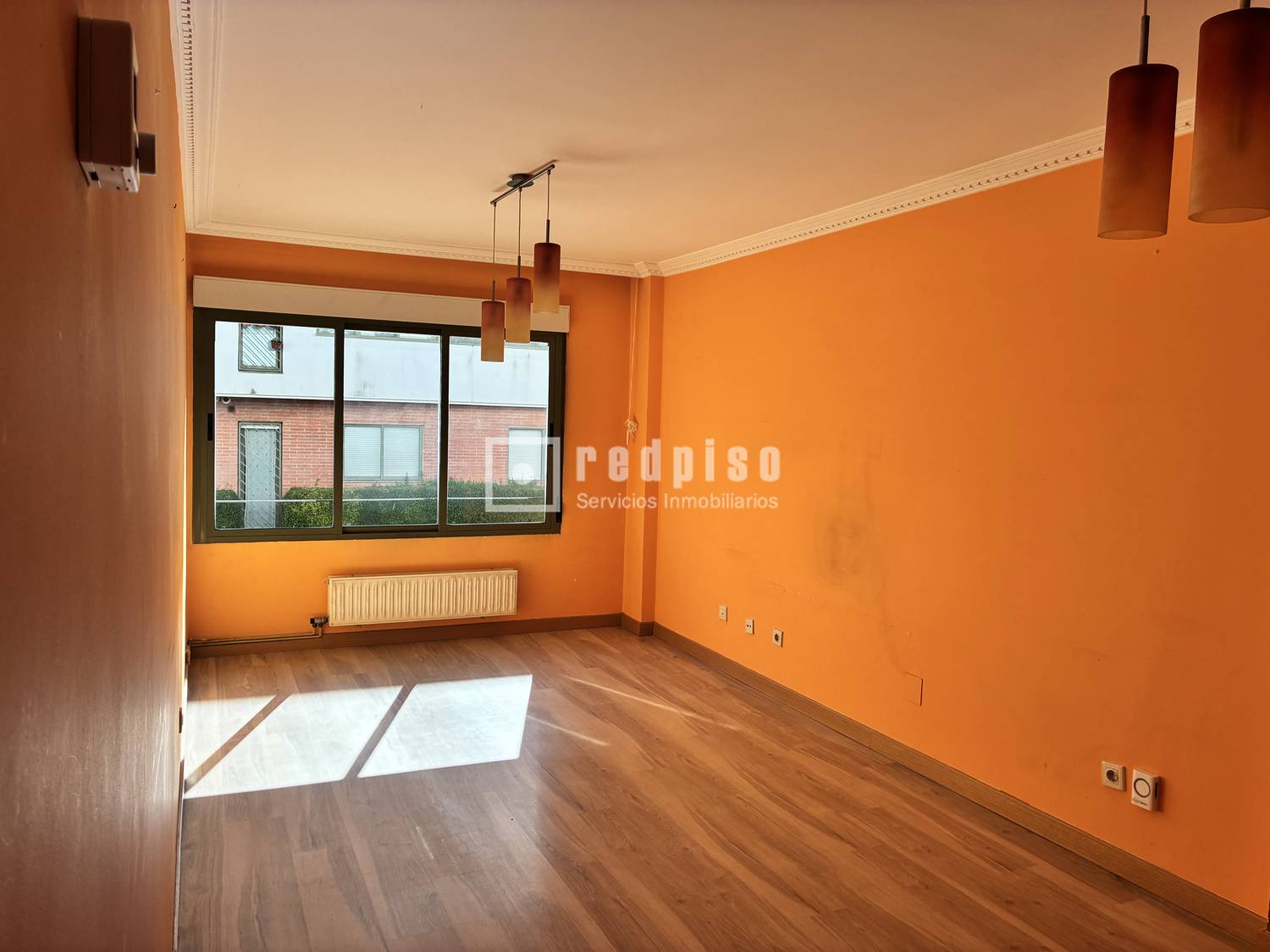 Piso en venta en  calle de la Laguna, Valladolid  8/21