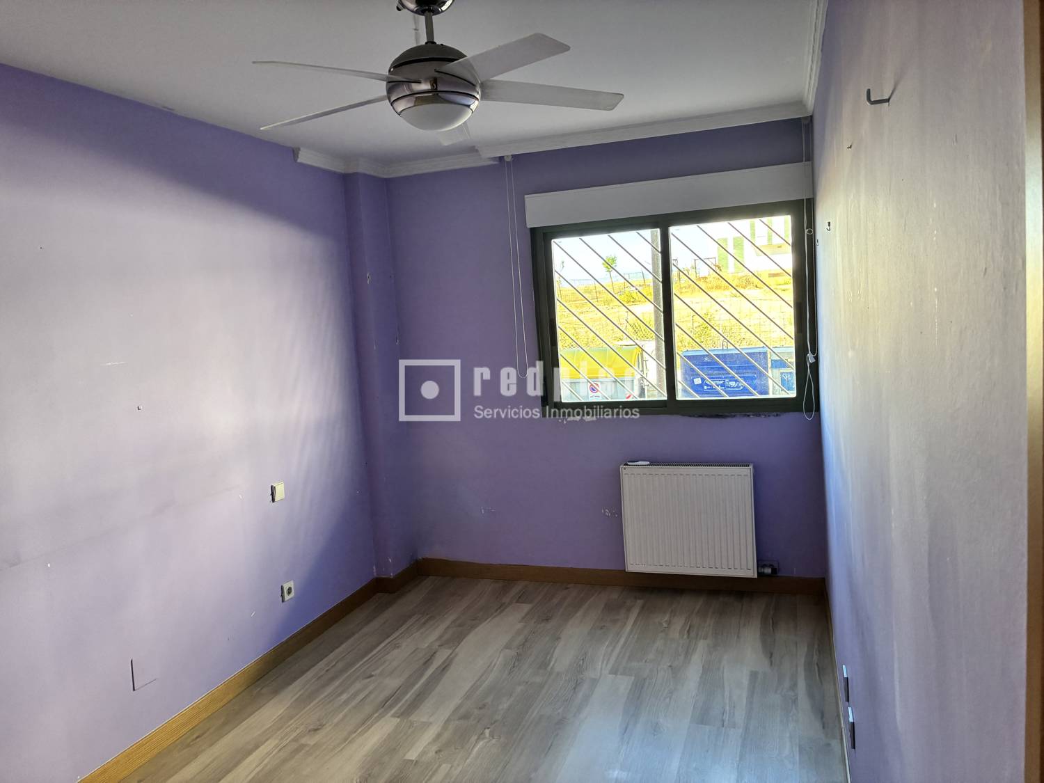 Piso en venta en  calle de la Laguna, Valladolid  12/21