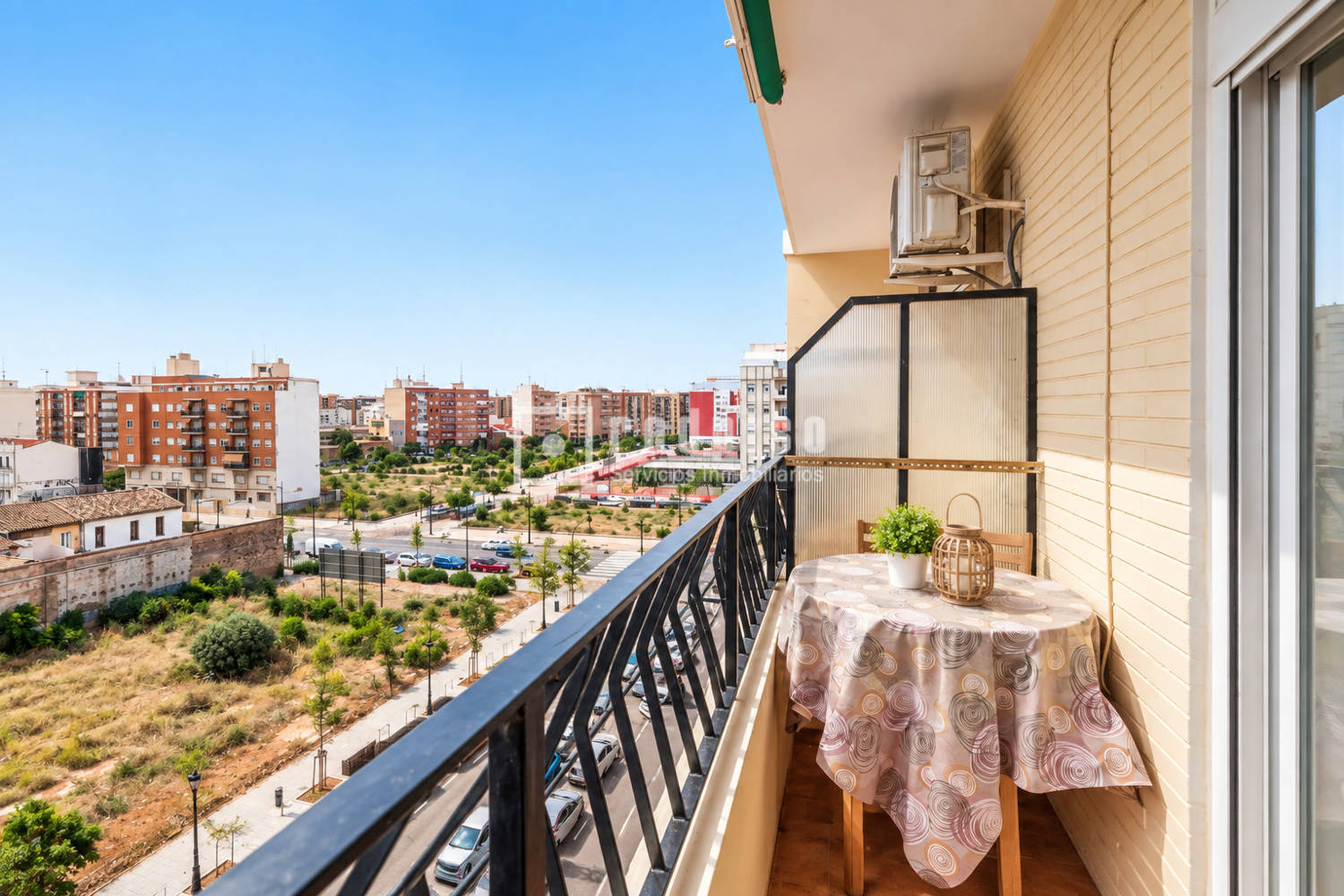 Piso en venta en  calle Pianista Amparo Iturbi, L'Eixample, Valencia  1/1