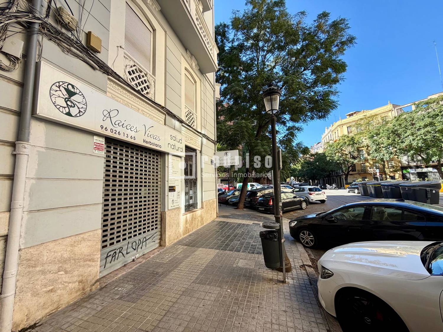 Local en alquiler en  calle de Juan Llorens, Extramurs, Valencia  1/1
