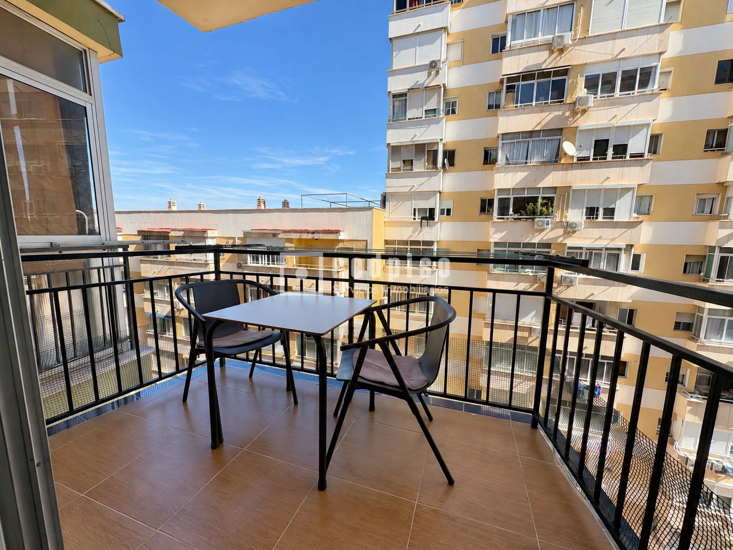 Piso en alquiler en avenida De Los Manantiales, Torremolinos, Málaga 2/9