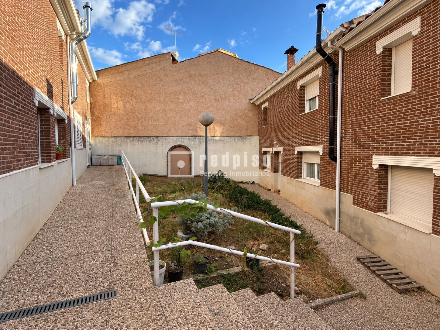 Casa en venta en  Cifuentes, Guadalajara  9/18