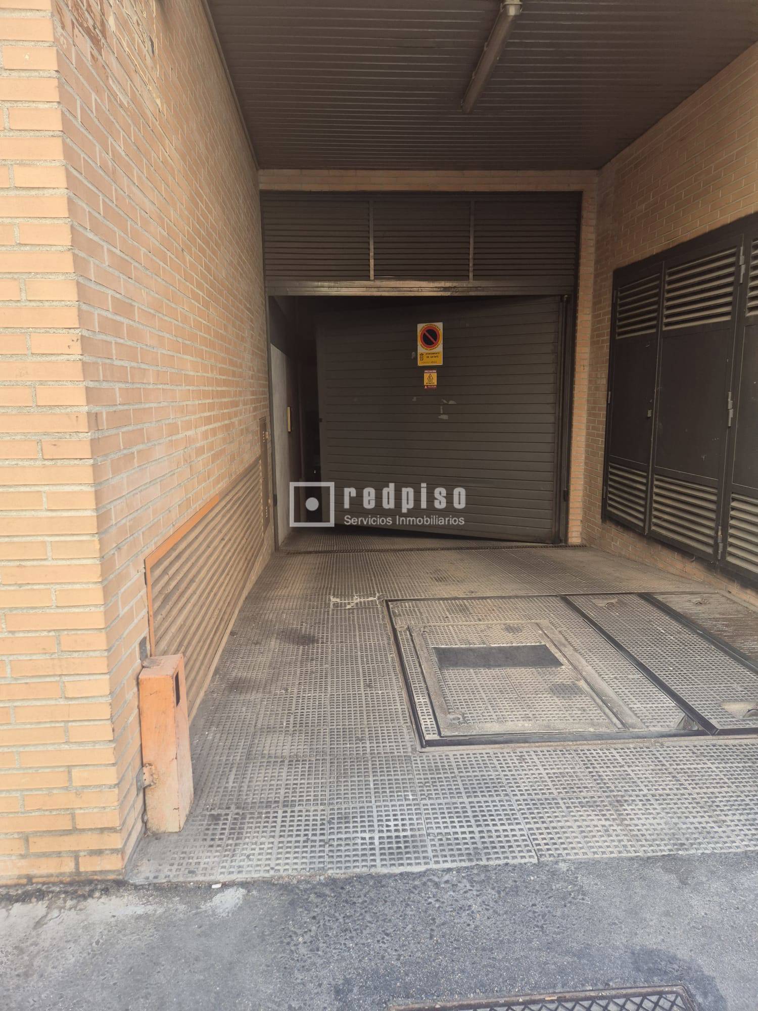 Garaje en venta en  calle Leoncio Rojas, Getafe, Madrid  7/10