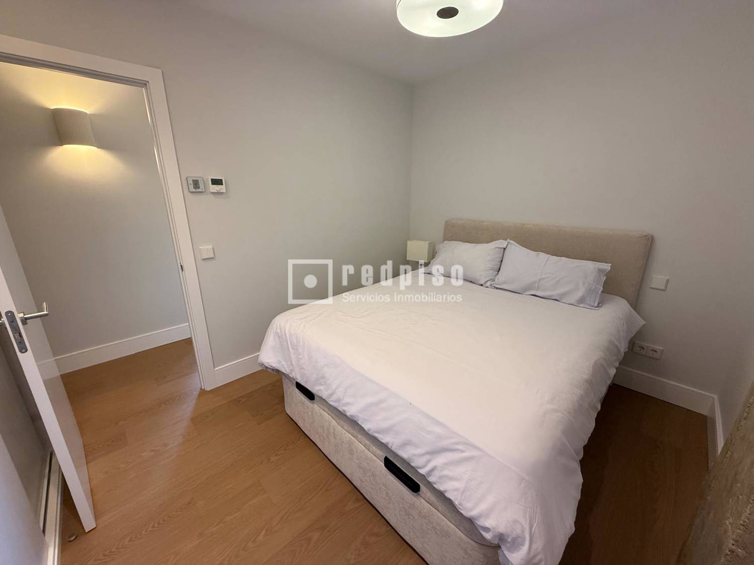 Piso en venta en calle De Prádena Del Rincón, Madrid, Madrid 21/26