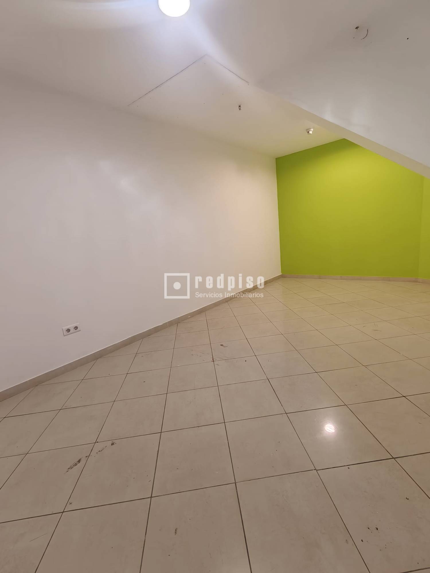 Local en venta en Alcorcón, Madrid 4/9