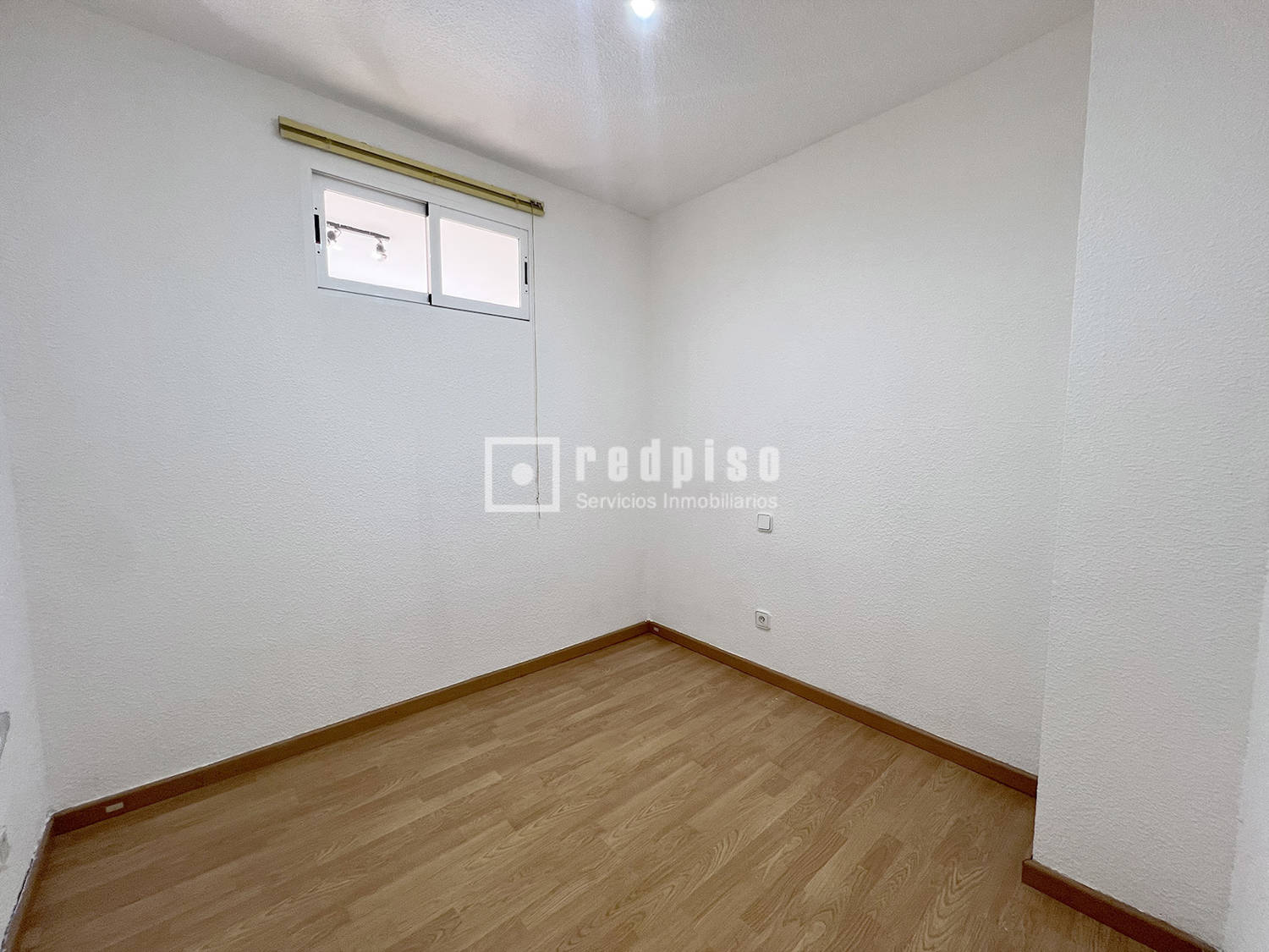 Piso en alquiler en calle De Haendel, Madrid, Madrid 8/20