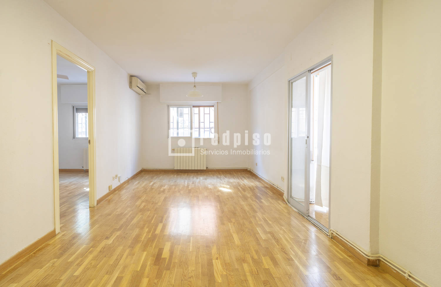 Piso en venta en  calle de Antonia Ruiz Soro, Madrid  1/1