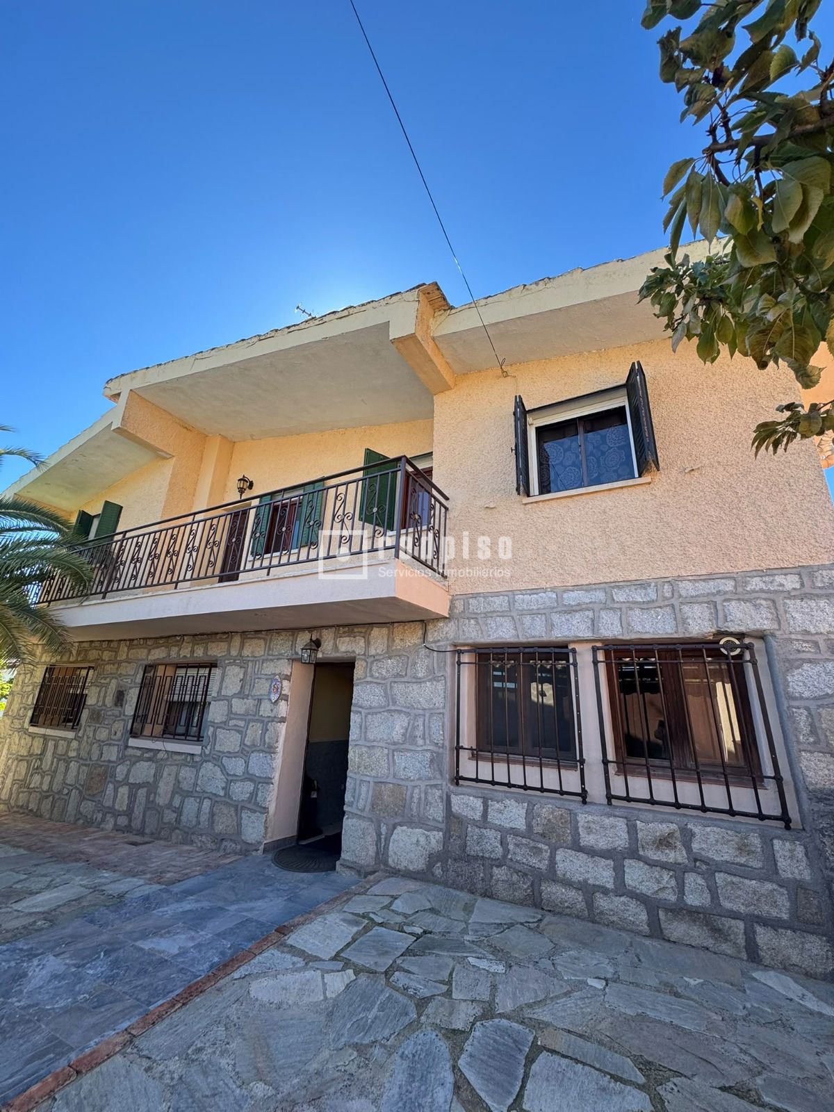 Casa en venta en  Navahondilla, Ávila  1/1