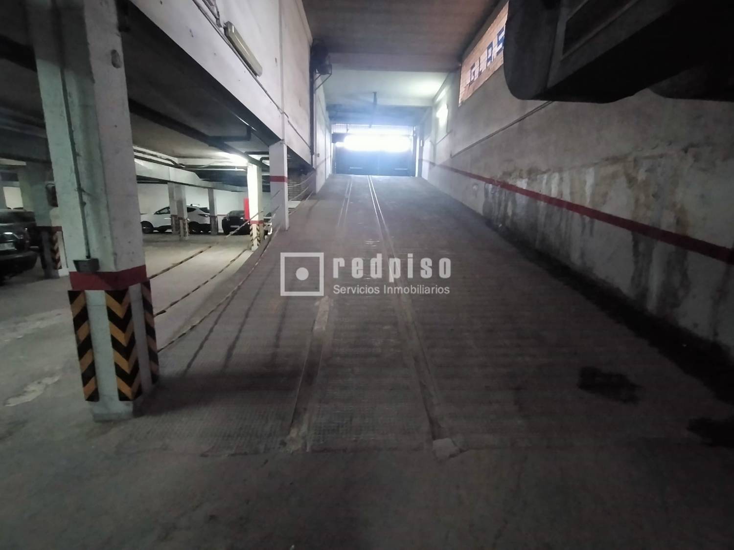 Garaje en venta en  avenida de los Reyes Católicos, Getafe, Madrid  2/4