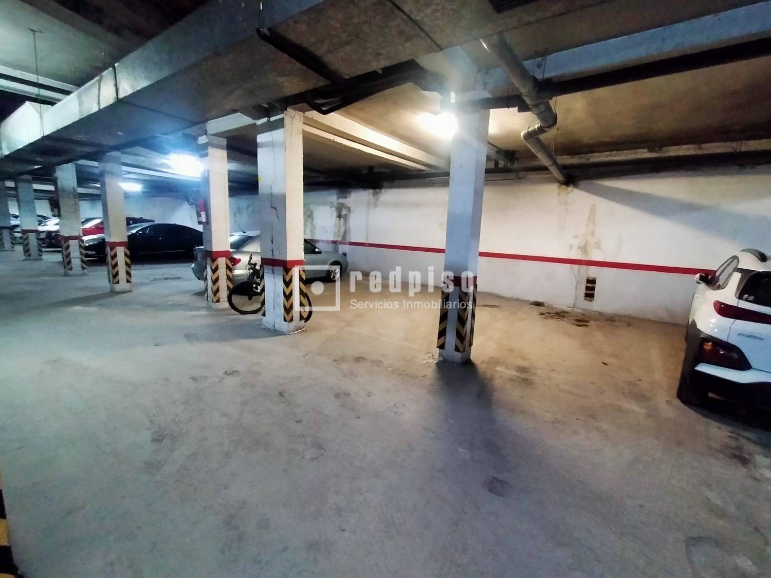 Garaje en venta en  avenida de los Reyes Católicos, Getafe, Madrid  4/4