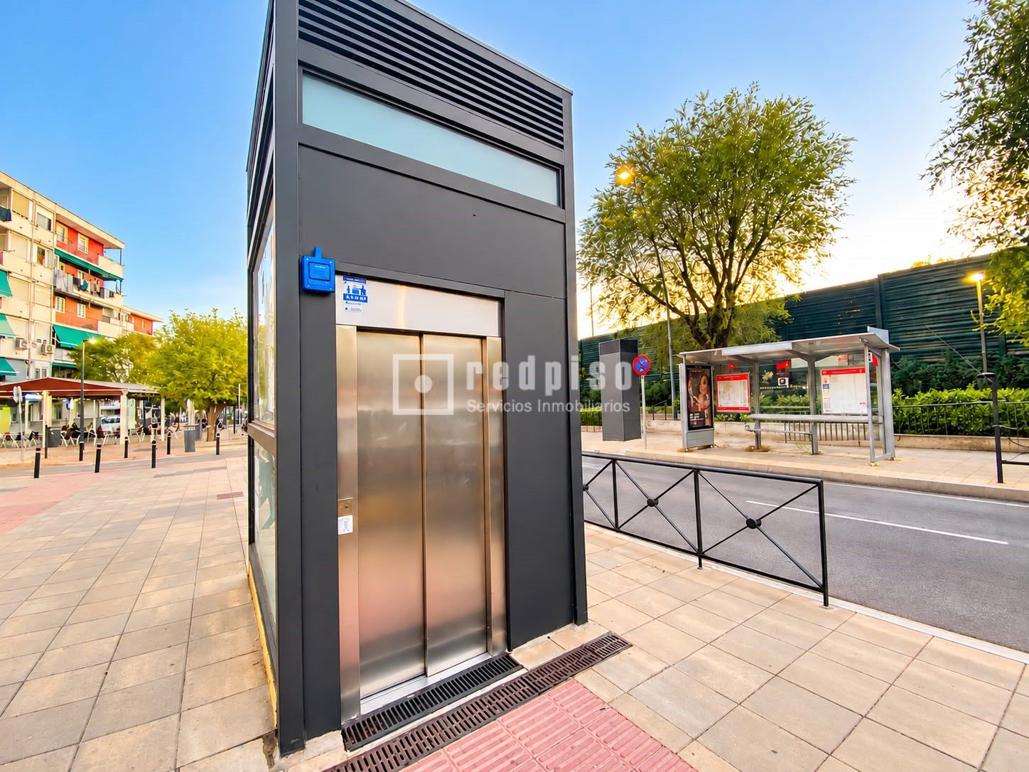 Garaje en venta en  avenida de los Reyes Católicos, Getafe, Madrid  4/8