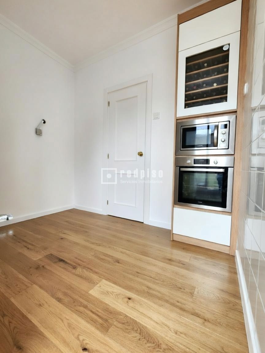 Piso en venta en  Camas, Sevilla  6/19